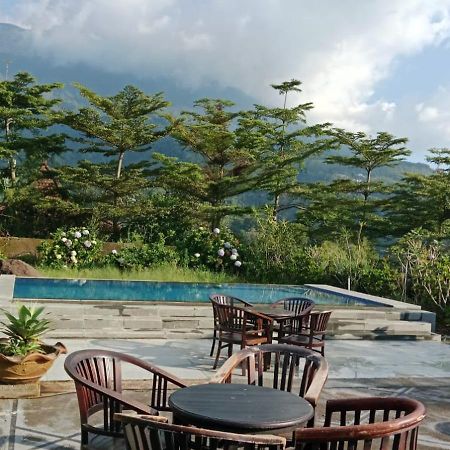 Villa Eaden Puncak Exterior photo