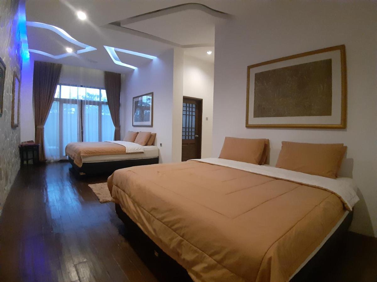 Villa Eaden Puncak Exterior photo