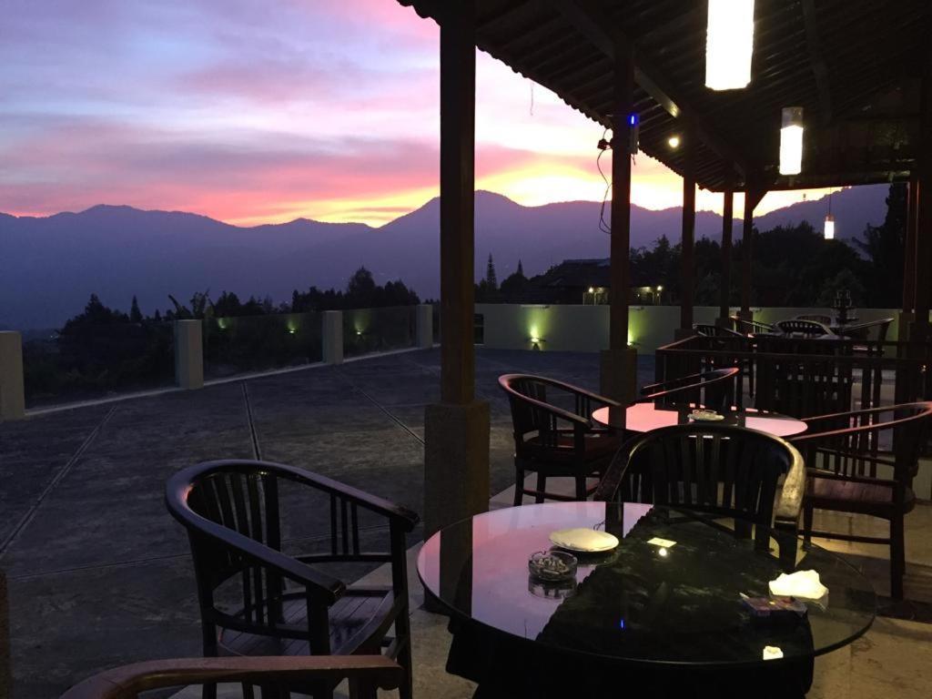 Villa Eaden Puncak Exterior photo
