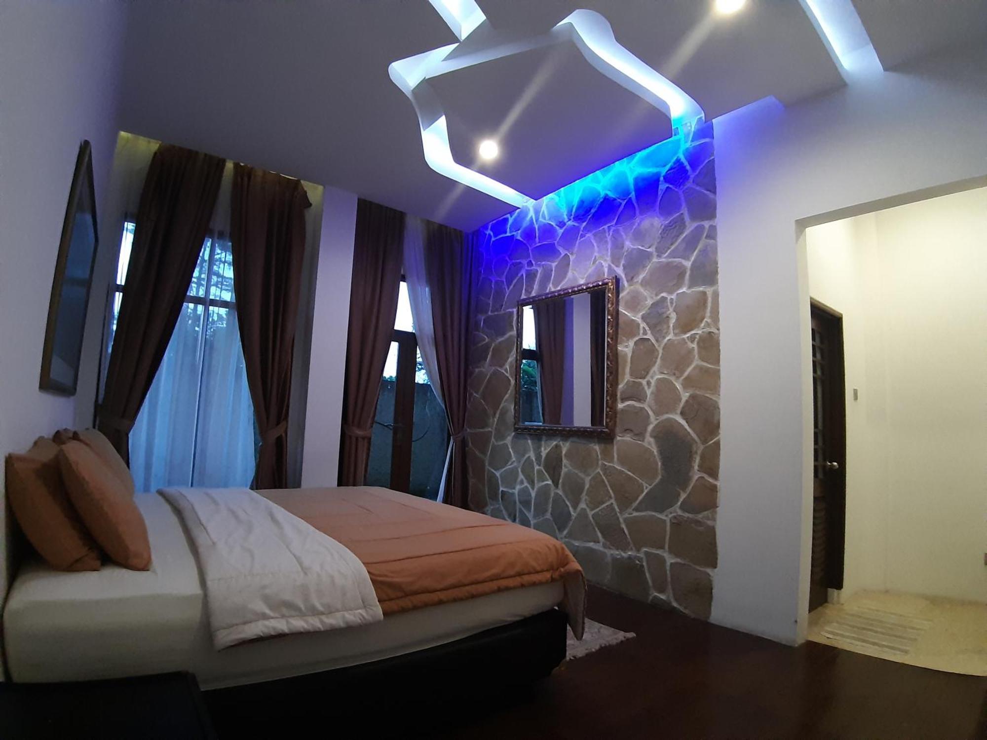 Villa Eaden Puncak Exterior photo